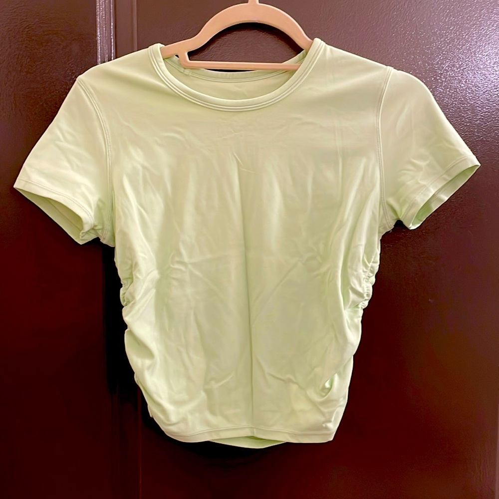 Lululemon crop top